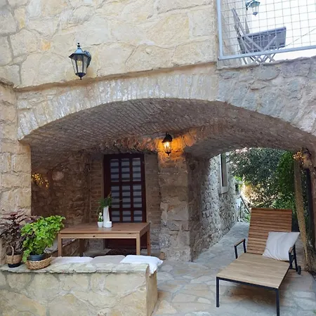 Porat Pitve Holiday home *