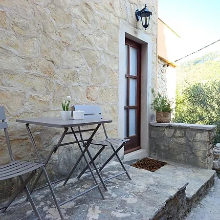 Porat Pitve Holiday home